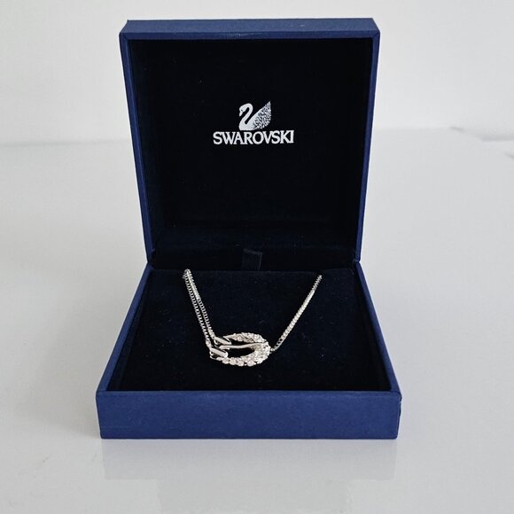 SWAROVSKI BUCKLE NECKALCE! - Picture 9 of 13